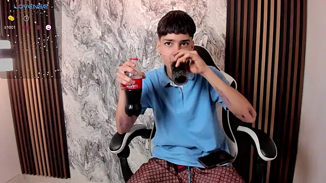 Snapshot of oblivion_deku chatting on November 15, 2025, 2:32 pm oblivion deku online show from November 15, 2025, 2:32 pm