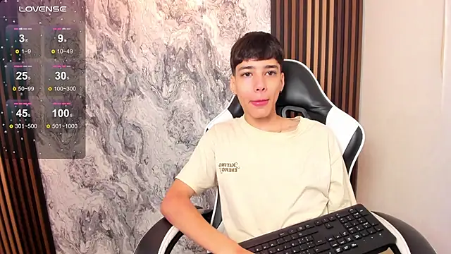 Snapshot of oblivion_deku chatting on November 6, 2025, 1:04 pm oblivion deku online show from November 6, 2025, 1:04 pm