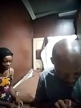 Snapshot of TinnyVsGiant chatting on October 26, 2025, 8:42 pm TinnyVsGiant online show from October 26, 2025, 8:42 pm