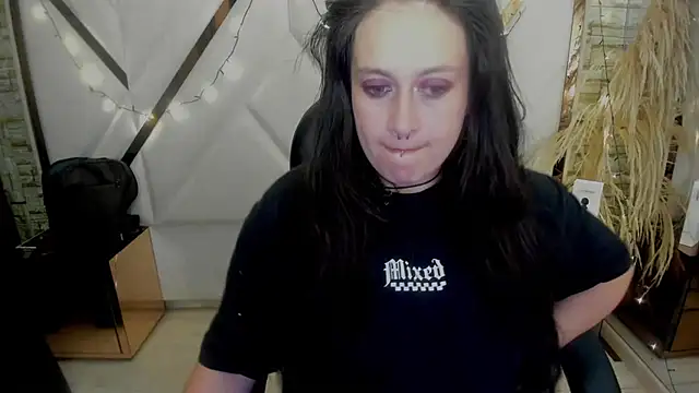 Snapshot of Morana__Hot chatting on November 17, 2025, 5:11 am Morana Hot online show from November 17, 2025, 5:11 am