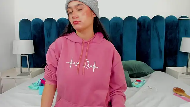 Snapshot of EmilyHanks_ chatting on November 14, 2025, 11:19 pm EmilyHanks online show from November 14, 2025, 11:19 pm