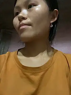 Snapshot of milo_bae chatting on May 13, 2026, 7:48 am milo bae online show from May 13, 2026, 7:48 am