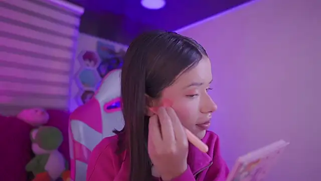 Snapshot of Lana_Dreams_ chatting on December 3, 2025, 1:06 am Lana Dreams online show from December 3, 2025, 1:06 am