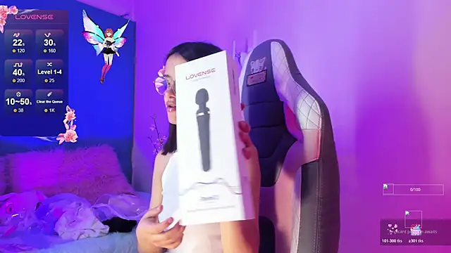 Snapshot of Lana_Dreams_ chatting on November 21, 2025, 10:42 pm Lana Dreams online show from November 21, 2025, 10:42 pm