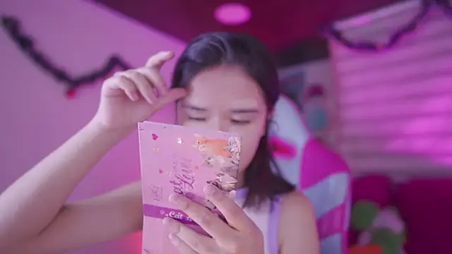 Snapshot of Lana_Dreams_ chatting on December 4, 2025, 12:53 am Lana Dreams online show from December 4, 2025, 12:53 am