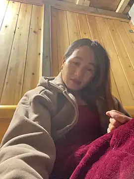 Snapshot of phungtiti chatting on December 5, 2025, 1:43 pm phungtiti online show from December 5, 2025, 1:43 pm