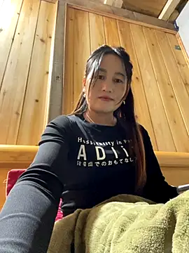 Snapshot of phungtiti chatting on November 18, 2025, 4:27 am phungtiti online show from November 18, 2025, 4:27 am