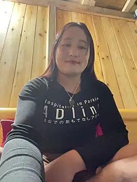 phungtiti online show from February 15, 2026, 1:21 pm