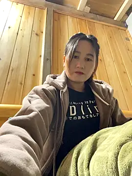 Snapshot of phungtiti chatting on November 19, 2025, 1:38 am phungtiti online show from November 19, 2025, 1:38 am