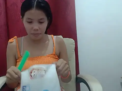 Snapshot of Joys_Wet_Pussy chatting on October 28, 2025, 1:43 pm Joys Wet Pussy online show from October 28, 2025, 1:43 pm