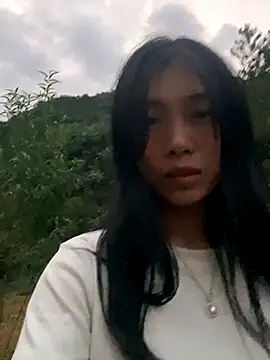 EmLy02 online show from October 22, 2025, 10:58 am