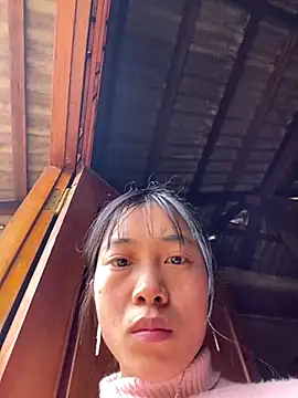 Snapshot of EmLy02 chatting on December 17, 2025, 5:01 am EmLy02 online show from December 17, 2025, 5:01 am