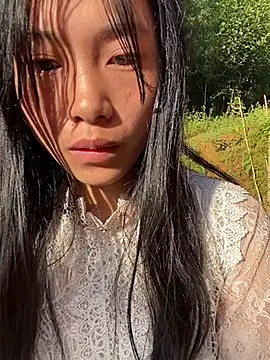 EmLy02 online show from October 15, 2025, 12:31 am