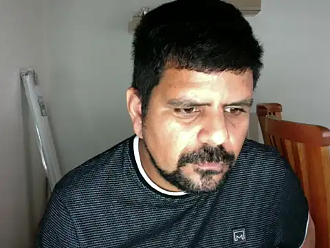 Snapshot of Diabloproducciones chatting on October 5, 2025, 1:24 pm Diabloproducciones online show from October 5, 2025, 1:24 pm