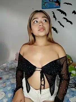 Snapshot of Emily__Hott chatting on October 26, 2025, 10:10 pm Emily  Hott online show from October 26, 2025, 10:10 pm