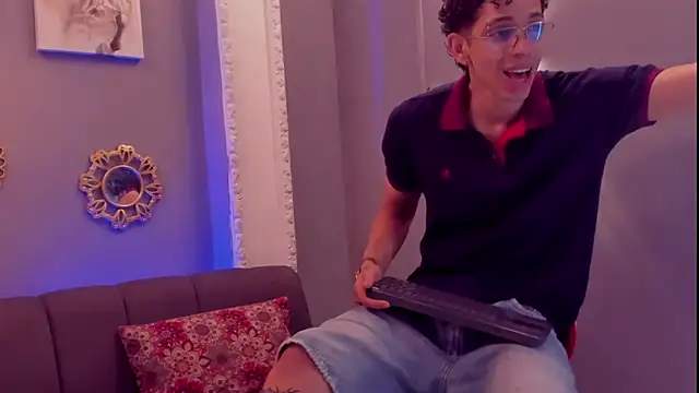 Snapshot of nicolai_drake chatting on November 15, 2025, 10:58 pm nicolai drake online show from November 15, 2025, 10:58 pm