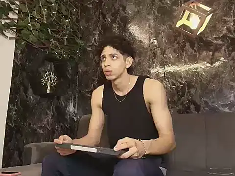 Snapshot of nicolai_drake chatting on November 15, 2025, 3:32 am nicolai drake online show from November 15, 2025, 3:32 am