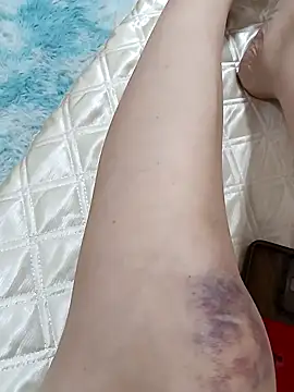 lingling5200 online show from October 24, 2025, 1:43 pm