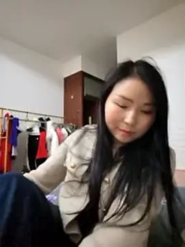 lingling5200 online show from March 12, 2026, 10:19 am