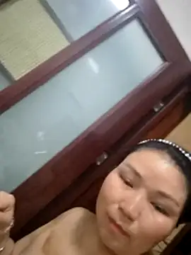 Snapshot of lingling5200 chatting on May 25, 2026, 3:11 pm lingling5200 online show from May 25, 2026, 3:11 pm
