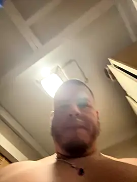 Snapshot of kev0n2389 chatting on October 24, 2025, 8:24 am kev0n2389 online show from October 24, 2025, 8:24 am