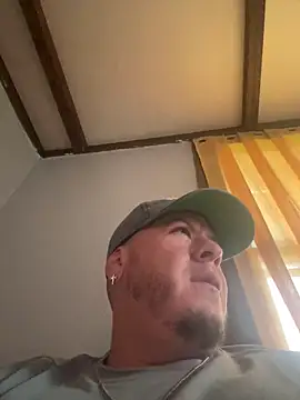 Snapshot of kev0n2389 chatting on September 19, 2025, 6:23 pm kev0n2389 online show from September 19, 2025, 6:23 pm