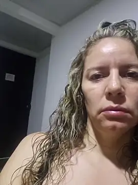 Snapshot of Nina_vallon chatting on November 29, 2025, 10:26 am Nina vallon online show from November 29, 2025, 10:26 am