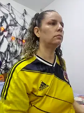 Snapshot of Nina_vallon chatting on October 20, 2025, 1:44 pm Nina vallon online show from October 20, 2025, 1:44 pm