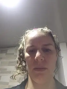 Snapshot of Nina_vallon chatting on November 26, 2025, 10:26 am Nina vallon online show from November 26, 2025, 10:26 am