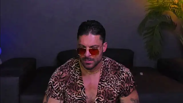 Snapshot of dennis_cox1 chatting on November 22, 2025, 2:27 pm dennis cox1 online show from November 22, 2025, 2:27 pm