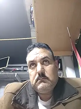 Snapshot of mM0140 chatting on December 15, 2025, 3:51 pm mM0140 online show from December 15, 2025, 3:51 pm