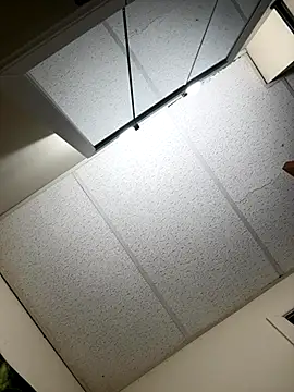 Snapshot of Kingstrokezxx chatting on December 2, 2025, 12:33 am Kingstrokezxx online show from December 2, 2025, 12:33 am