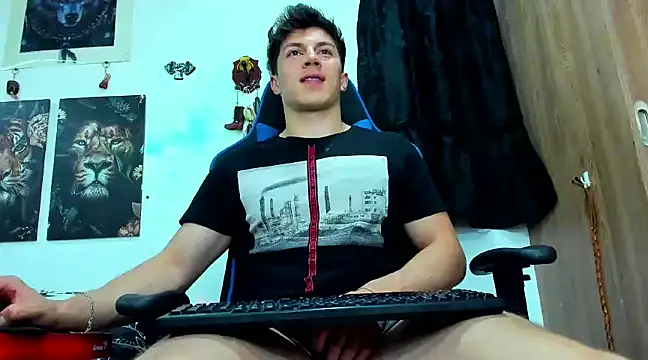 Snapshot of javiersexymann chatting on February 28, 2025, 5:48 am javiersexymann online show from February 28, 2025, 5:48 am