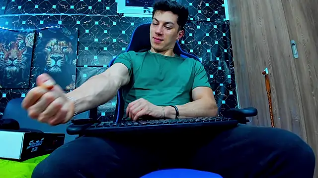 Snapshot of javiersexymann chatting on September 9, 2025, 11:14 pm javiersexymann online show from September 9, 2025, 11:14 pm