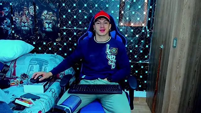 Snapshot of javiersexymann chatting on December 15, 2025, 5:41 pm javiersexymann online show from December 15, 2025, 5:41 pm