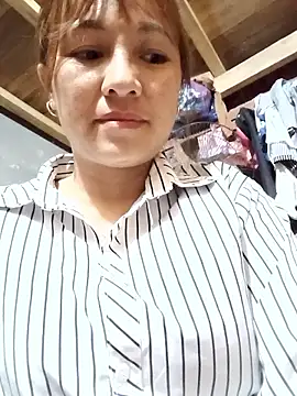 Mini3333 online show from May 11, 2026, 1:51 am