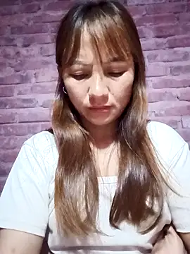 Mini3333 online show from April 12, 2026, 10:24 pm