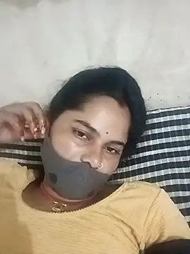 Snapshot of JULEE-740 chatting on October 4, 2025, 8:43 pm JULEE-740 online show from October 4, 2025, 8:43 pm