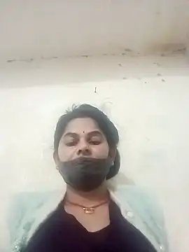 Snapshot of JULEE-740 chatting on December 1, 2025, 6:53 pm JULEE-740 online show from December 1, 2025, 6:53 pm