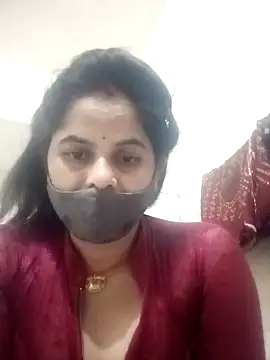 Snapshot of JULEE-740 chatting on October 31, 2025, 8:27 pm JULEE-740 online show from October 31, 2025, 8:27 pm