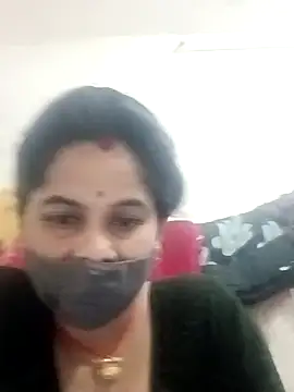 Snapshot of JULEE-740 chatting on November 7, 2025, 2:54 pm JULEE-740 online show from November 7, 2025, 2:54 pm