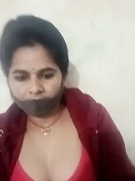 Snapshot of JULEE-740 chatting on December 15, 2025, 10:10 am JULEE-740 online show from December 15, 2025, 10:10 am