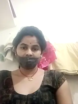 Snapshot of JULEE-740 chatting on November 9, 2025, 3:43 am JULEE-740 online show from November 9, 2025, 3:43 am