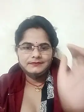 Snapshot of JULEE-740 chatting on December 5, 2025, 3:21 pm JULEE-740 online show from December 5, 2025, 3:21 pm