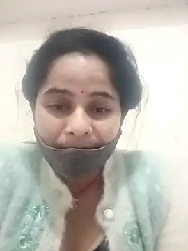 Snapshot of JULEE-740 chatting on November 17, 2025, 6:12 pm JULEE-740 online show from November 17, 2025, 6:12 pm