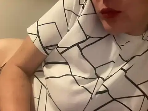 spookyspooky2 online show from October 9, 2025, 8:15 am