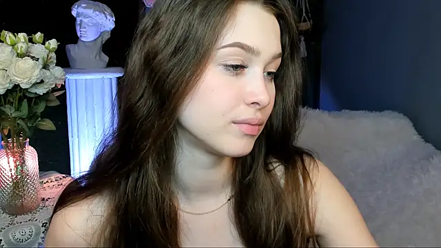 Snapshot of ArielSykes chatting on May 7, 2026, 8:56 pm ArielSykes online show from May 7, 2026, 8:56 pm