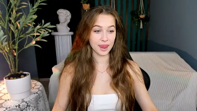 Snapshot of ArielSykes chatting on July 26, 2026, 10:44 am ArielSykes online show from July 26, 2026, 10:44 am
