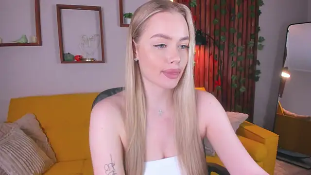 Snapshot of AvroraGoldie chatting on November 30, 2025, 10:38 am AvroraGoldie online show from November 30, 2025, 10:38 am