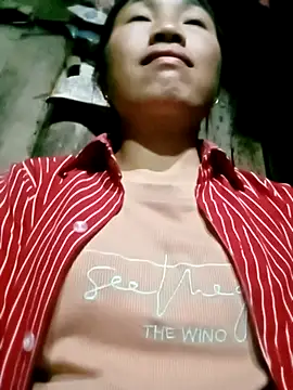 lucybaby00 online show from February 26, 2026, 2:06 pm